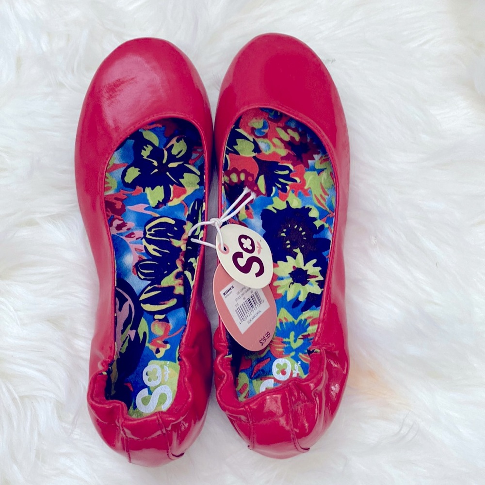 NWT SO WOMENS CASUAL EVERYDAY FLAT RED SZ 6M